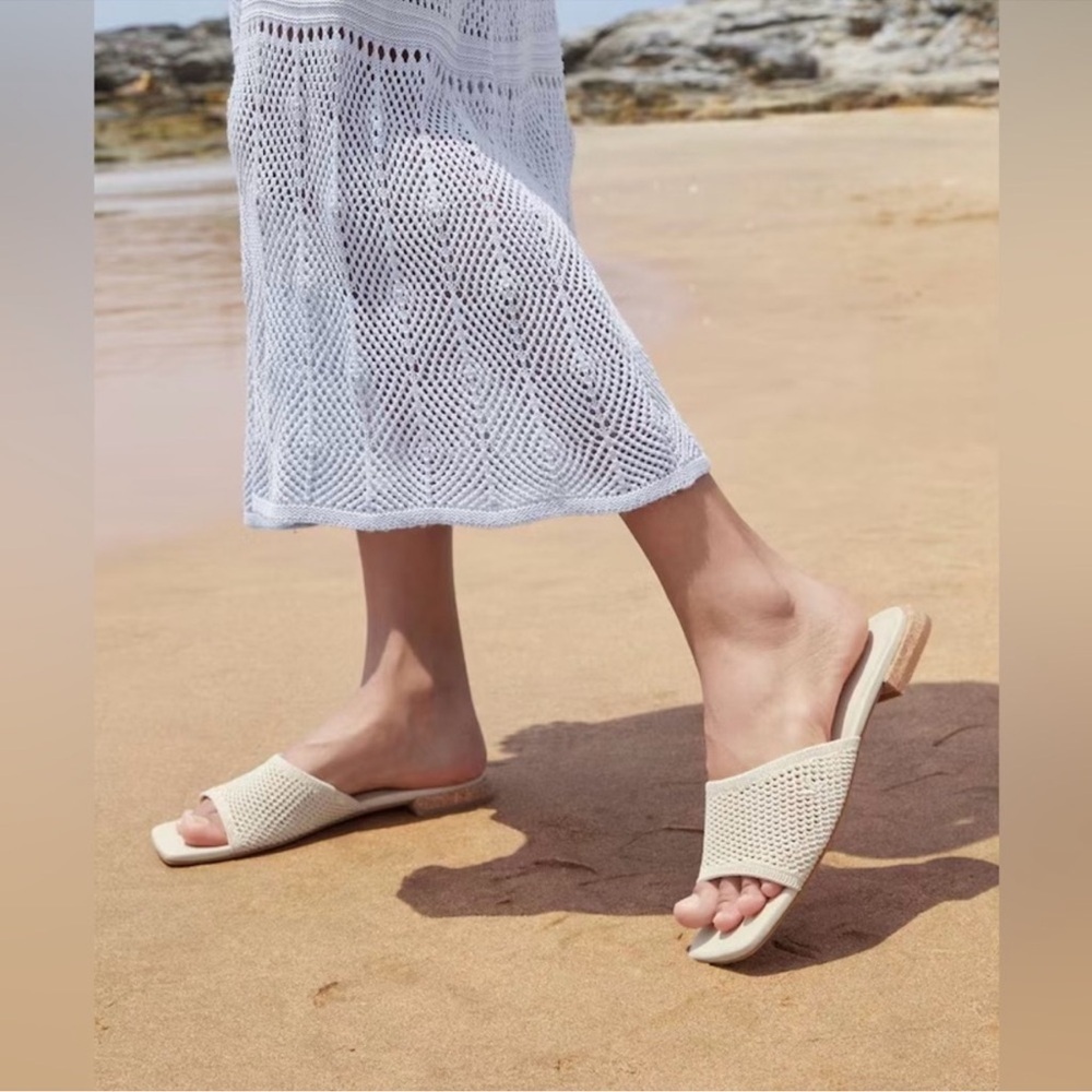 Vivaia Wide Band Slide Sandals (Marianna) in Cream/Gold 36/6 - Picture 2 of 5